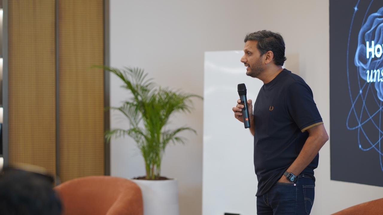 Photograph from How to Get Unstuck by Binod Shankar, 7 September 2024