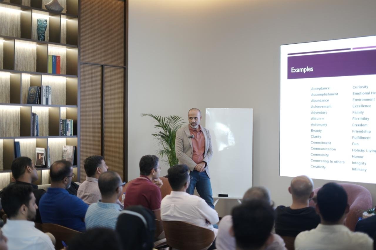 Photograph from How to Get Unstuck by Binod Shankar, 7 September 2024