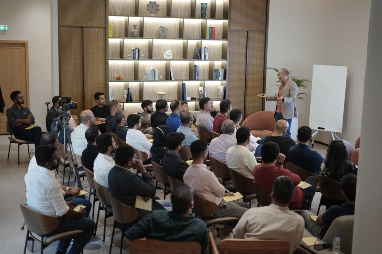 Photograph from How to Get Unstuck by Binod Shankar, 7 September 2024
