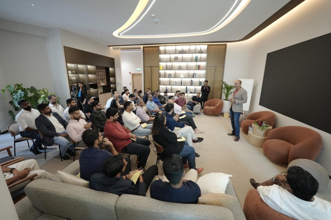 Photograph from How to Get Unstuck by Binod Shankar, 7 September 2024