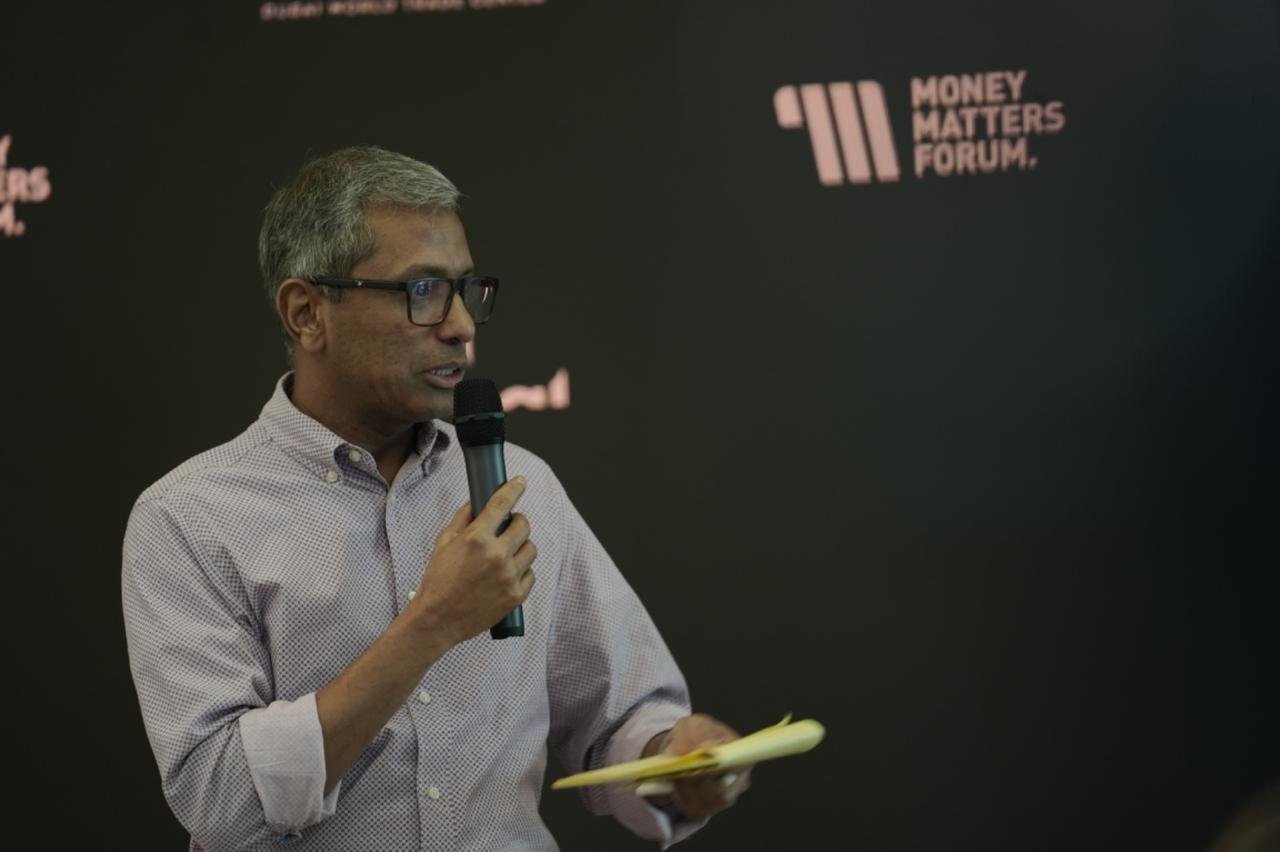 Photograph from How to Get Unstuck by Binod Shankar, 7 September 2024